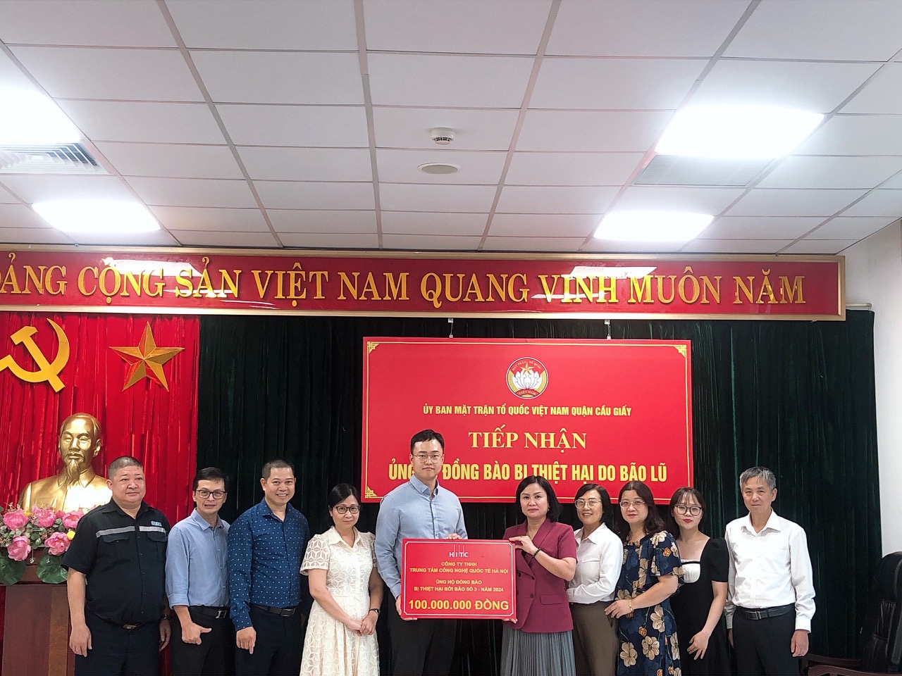 Ủng hộ đồng bào bị bão lũ 2024